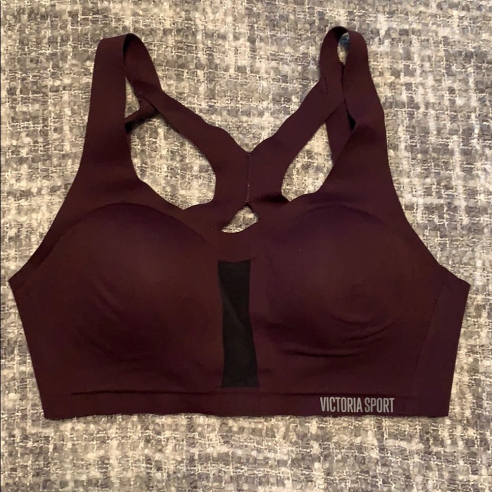 Victoria’s Secret Angel Max sports bra